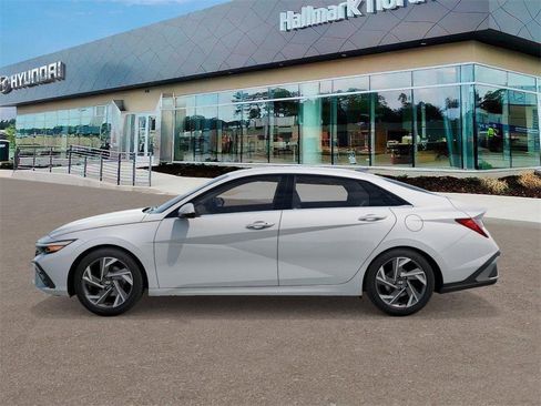 New 2026 Hyundai Elantra Limited image 3