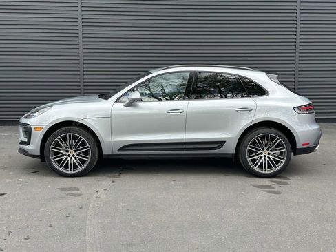 Used 2026 Porsche Macan AWD/4WD image 2