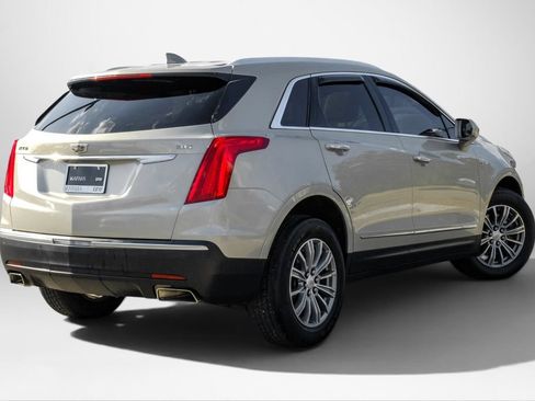 Used 2017 Cadillac XT5 Luxury w/ Driver Awareness Package FWD image 6