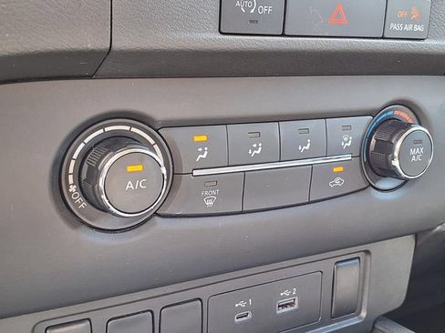 Used 2024 Nissan Frontier SV AWD/4WD image 10