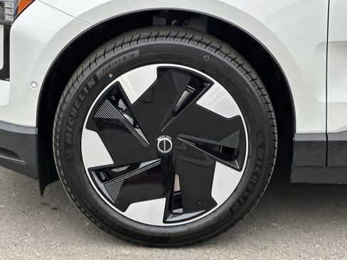 New 2026 Volvo EX30 Ultra w/ Protection Package image 11