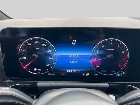 Used 2025 Mercedes-Benz GLA 250 4MATIC image 31