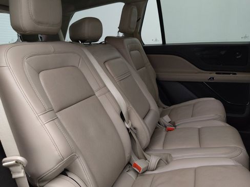 Used 2022 Lincoln Aviator Reserve w/ Elements Package Plus RWD image 19