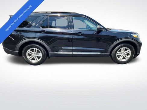 Used 2024 Ford Explorer XLT w/ Equipment Group 202A RWD image 6