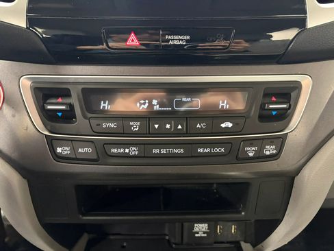 Used 2017 Honda Pilot EX image 44