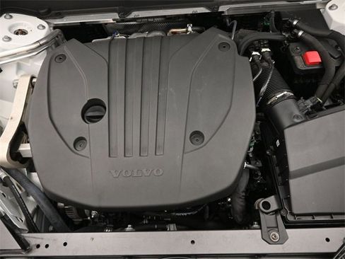 Used 2023 Volvo XC60 B5 Plus w/ Climate Package image 36