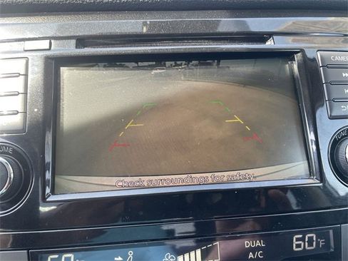 Used 2020 Nissan Rogue SV image 14