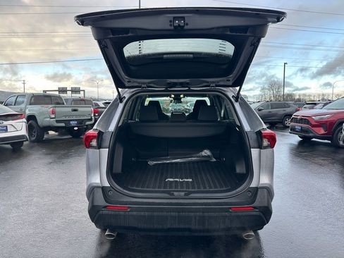 Used 2025 Toyota RAV4 XLE image 9