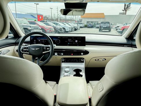 Used 2026 Genesis GV70 2.5T Select image 28