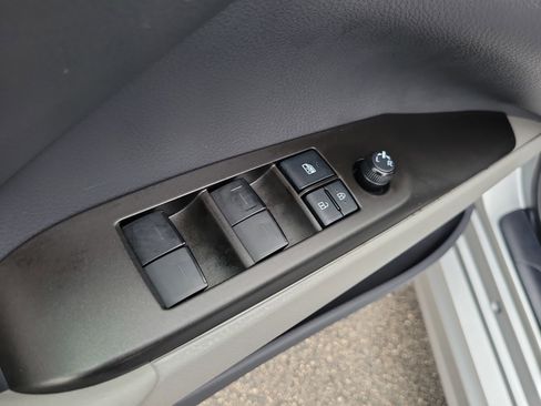 Used 2022 Toyota Camry SE image 13