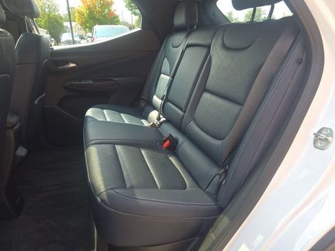 Used 2022 Chevrolet Bolt EUV Premier w/ Sun & Sound Package image 26