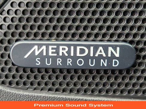 Used 2020 Jaguar F-PACE SVR image 34