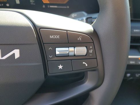 New 2026 Kia K4 LXS image 12