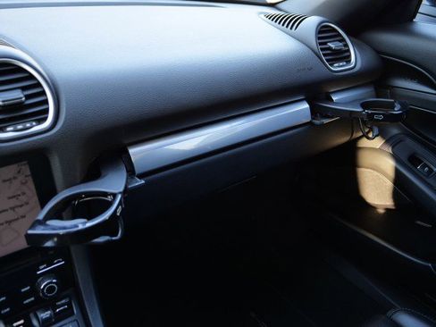 Used 2018 Porsche 718 Boxster S image 39