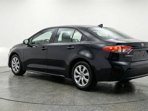 Used 2025 Toyota Corolla LE FWD image 6