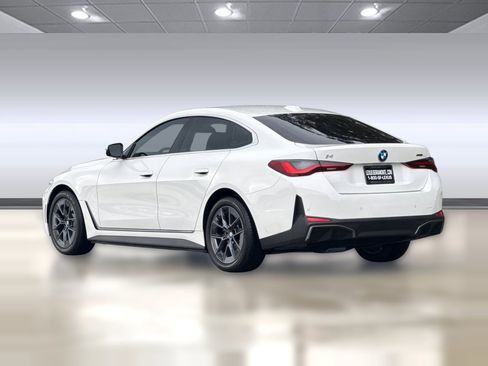 Used 2022 BMW i4 eDrive40 w/ Premium Package image 3