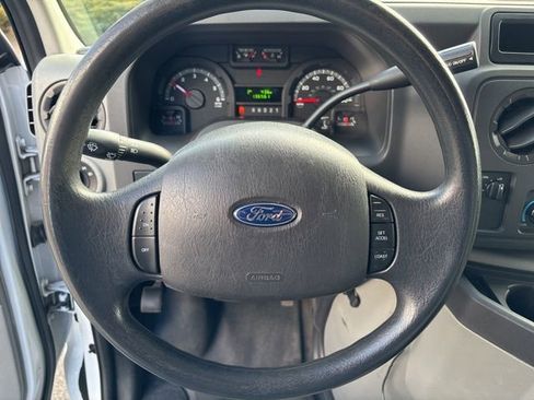Used 2014 Ford E-250 and Econoline 250 w/ Power Group image 13