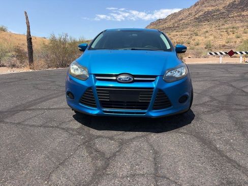 Used 2014 Ford Focus SE FWD image 2