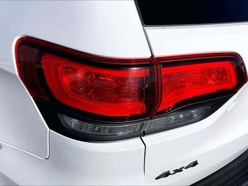 Used 2019 Jeep Grand Cherokee High Altitude image 23