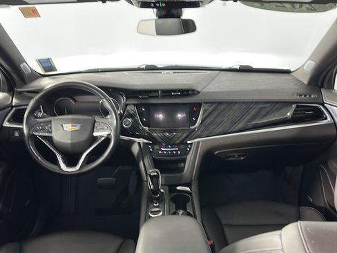Used 2024 Cadillac XT6 Premium Luxury AWD/4WD image 2