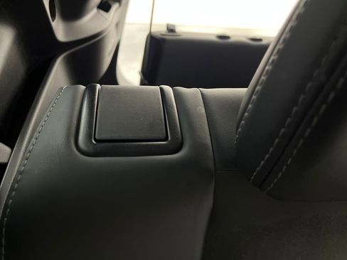 Used 2024 Mitsubishi Outlander SE image 20