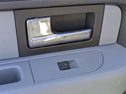 Used 2012 Ford F150 XLT w/ XLT Chrome Pkg image 25