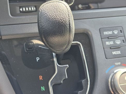 Used 2019 Toyota Sienna LE FWD image 20
