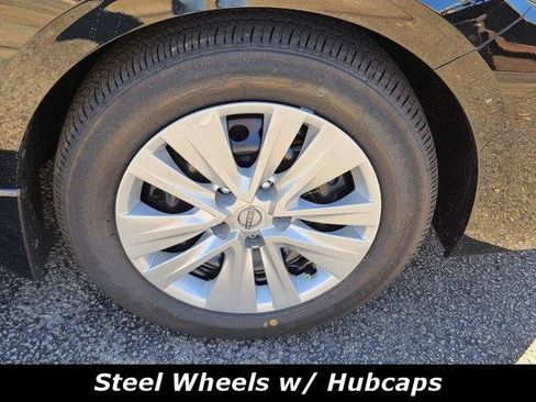 Used 2025 Nissan Sentra S image 13