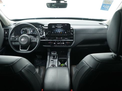 Used 2023 Nissan Pathfinder SL w/ SL Premium Package image 13