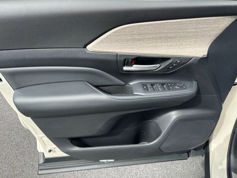 Used 2024 Toyota Grand Highlander Platinum image 14