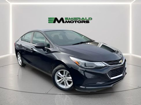 Used 2018 Chevrolet Cruze LT image 1