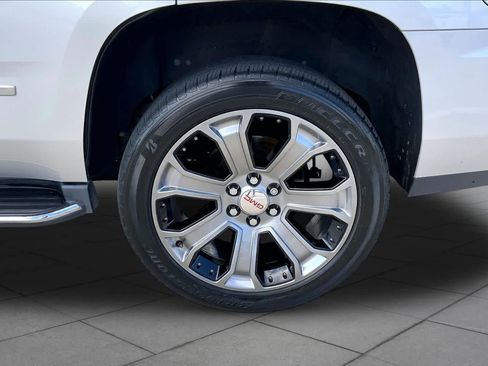Used 2017 GMC Yukon Denali RWD image 11