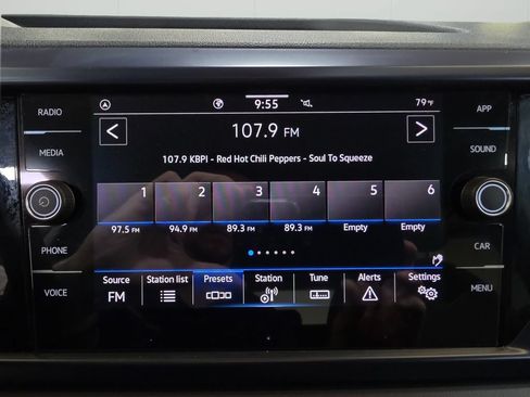 Used 2023 Volkswagen Taos SE FWD image 22