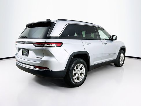 Used 2023 Jeep Grand Cherokee Limited image 9