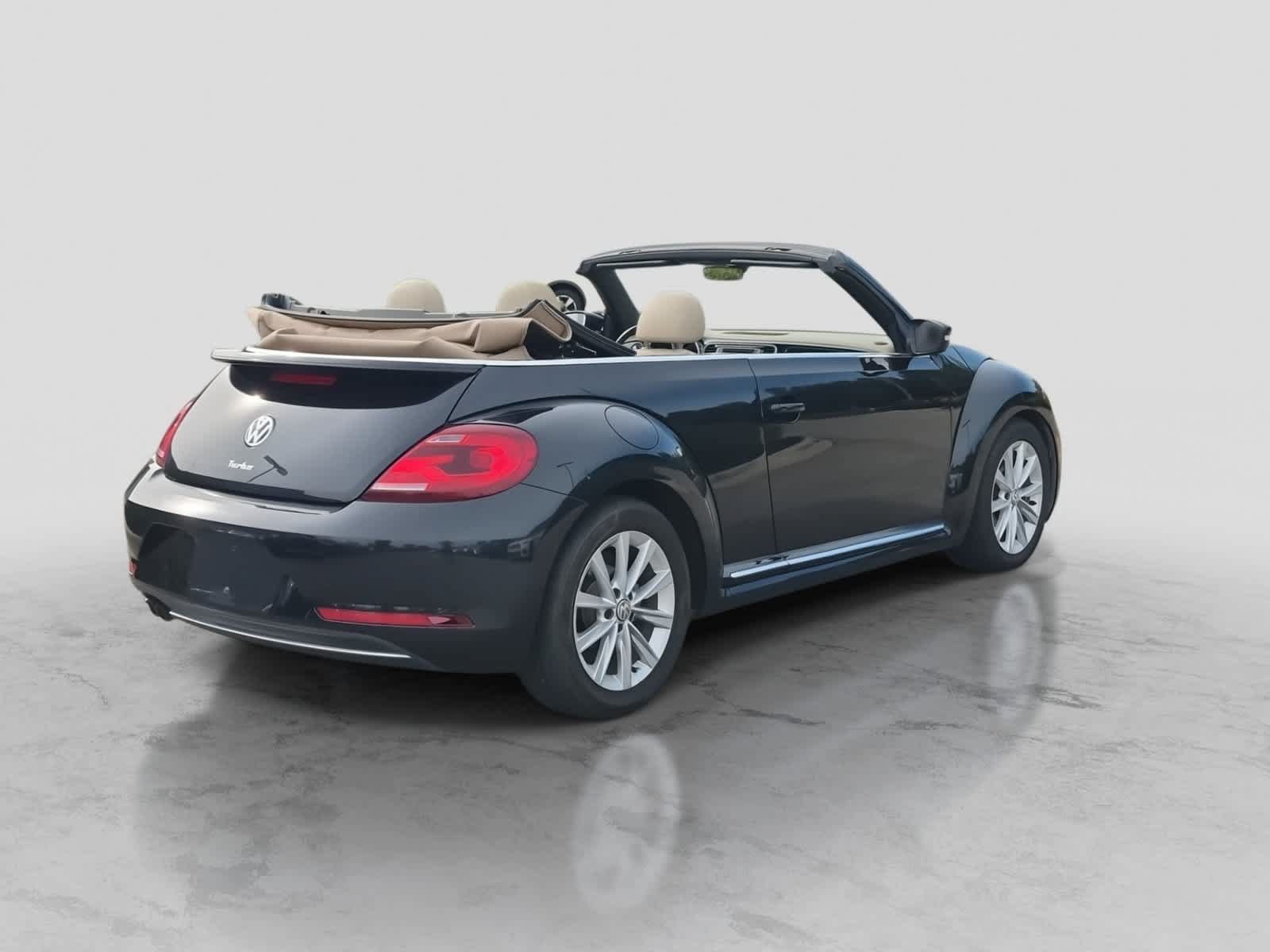 Used 2019 Volkswagen Beetle 2.0T SE FWD image 8