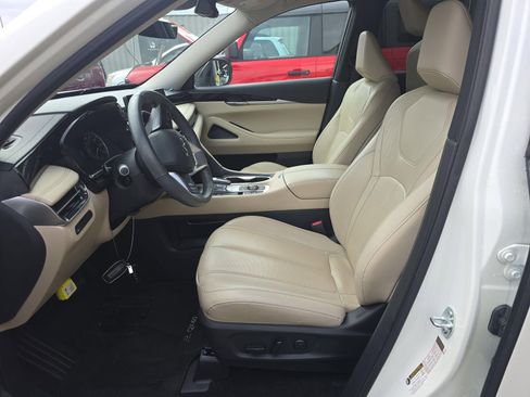 Certified 2025 INFINITI QX60 Pure image 10