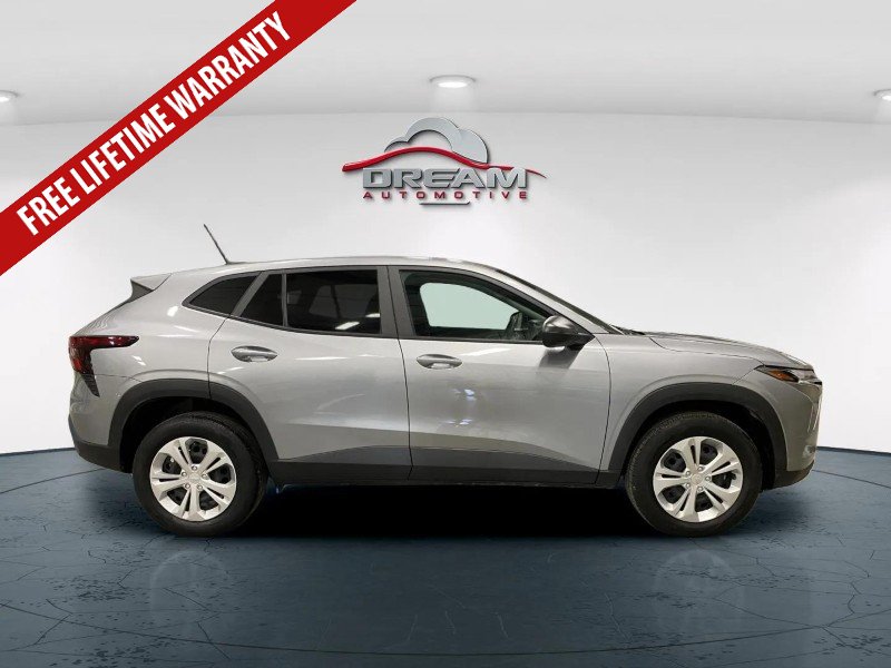 Used 2024 Chevrolet Trax LS FWD image 18