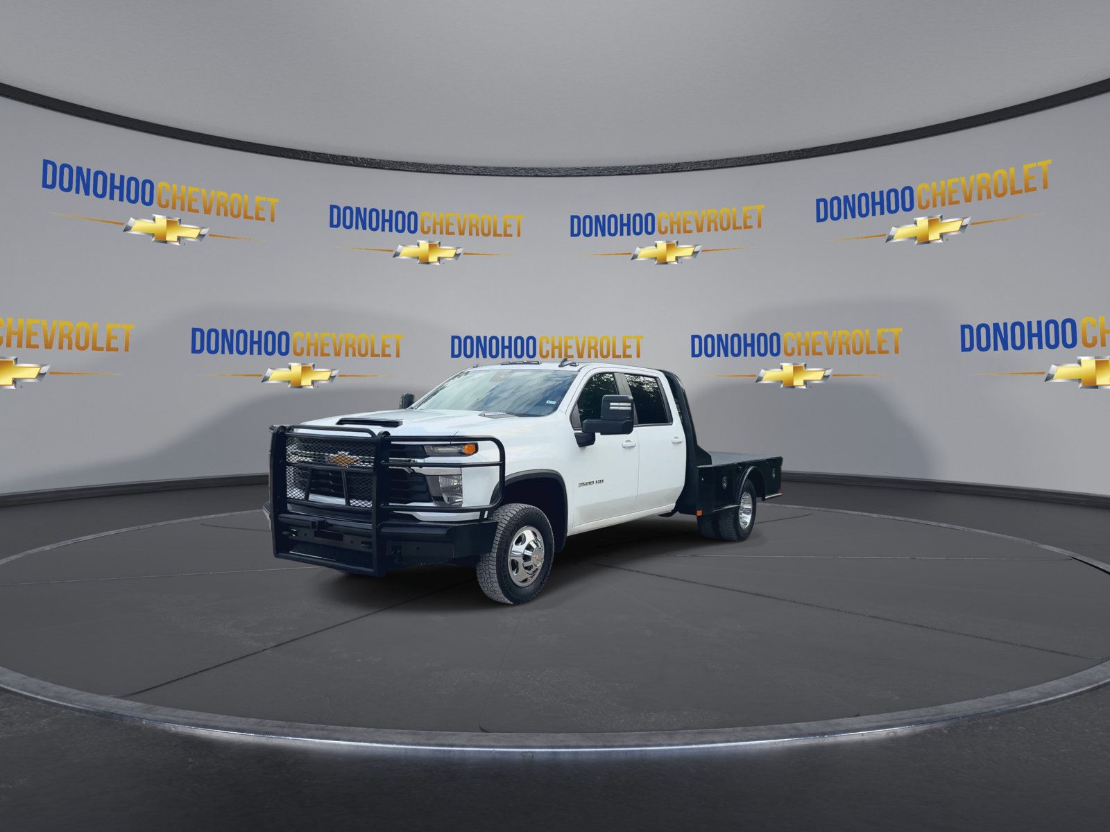 Used 2024 Chevrolet Silverado 3500 LT AWD/4WD image 8
