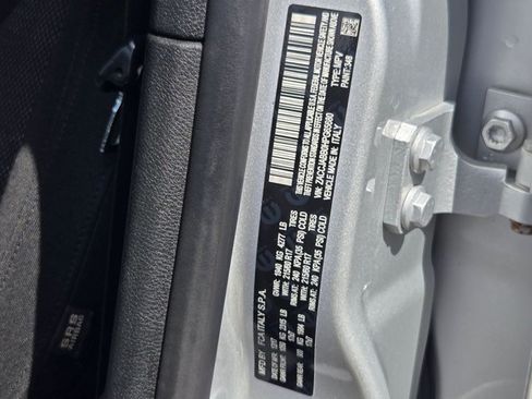 Used 2017 Jeep Renegade Latitude FWD image 21