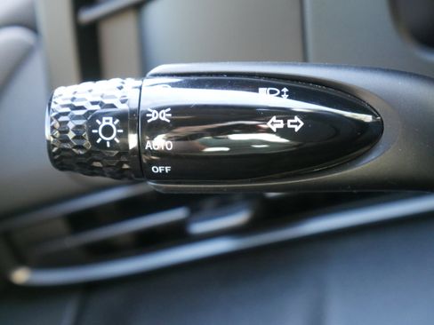 Used 2025 Hyundai Elantra Sport w/ Cargo Package image 26