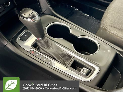 Used 2020 Chevrolet Equinox LT AWD/4WD image 10