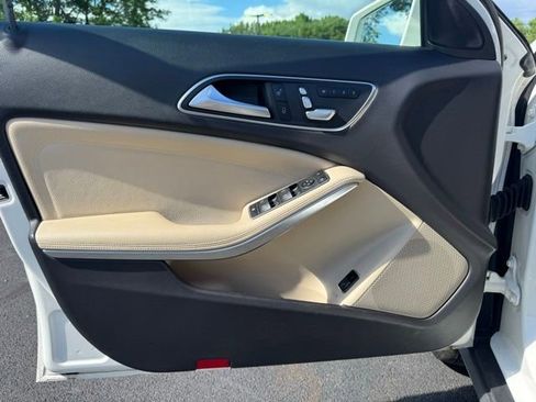 Certified 2020 Mercedes-Benz GLA 250 4MATIC image 18