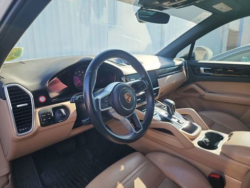 Used 2020 Porsche Cayenne AWD/4WD image 9