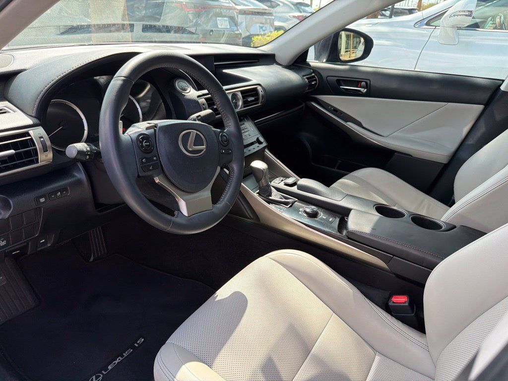 Used 2014 Lexus IS 250 w/ Navigation Package RWD image 4