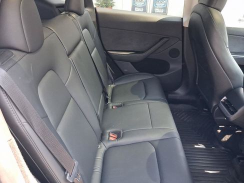 Used 2023 Tesla Model Y Long Range AWD/4WD image 19