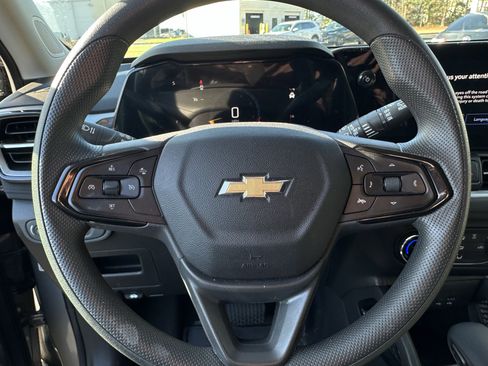 Used 2024 Chevrolet TrailBlazer LS w/ LS Convenience Package image 6