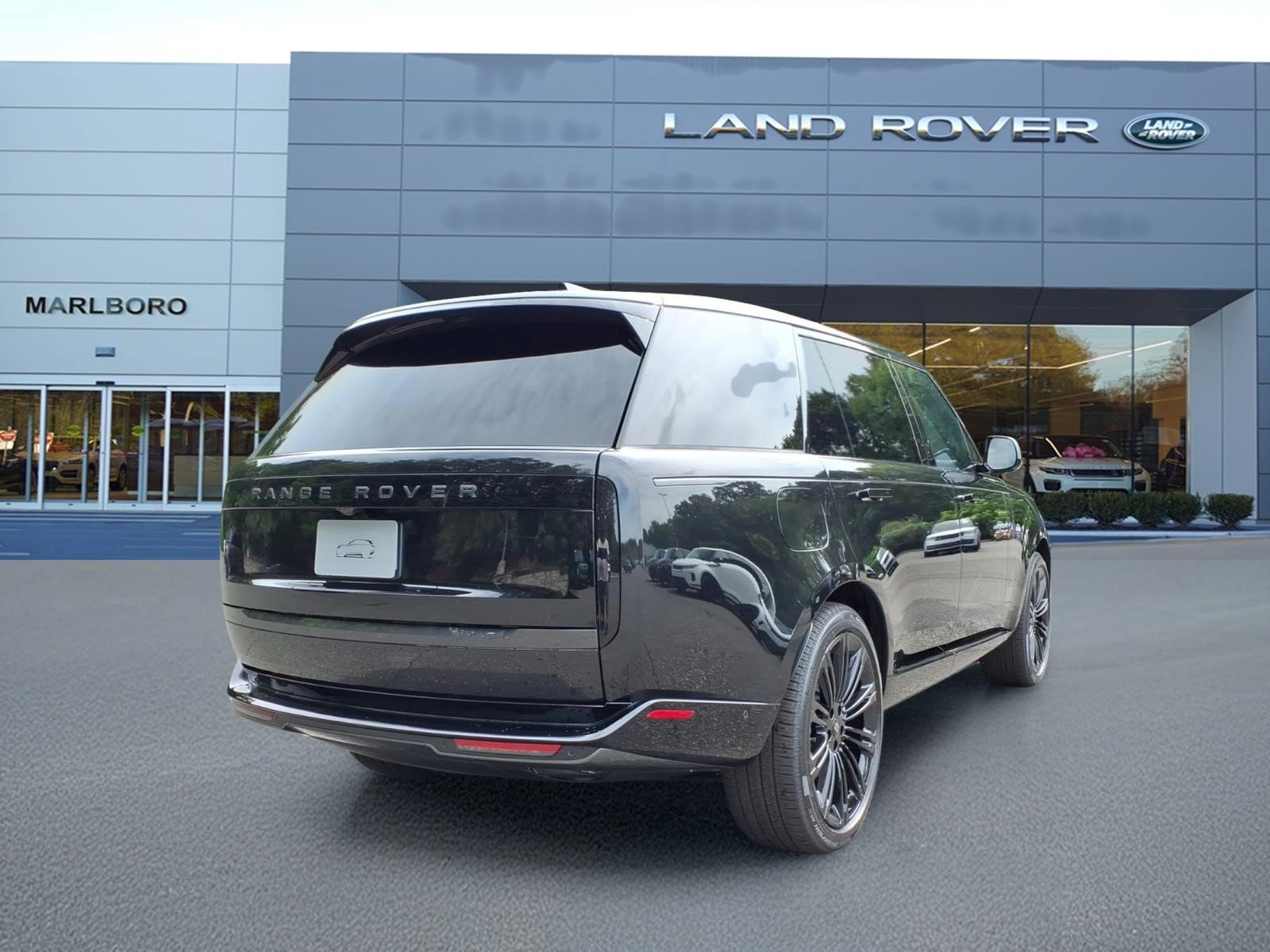 New 2027 Land Rover Range Rover Long Wheelbase SE AWD/4WD image 2
