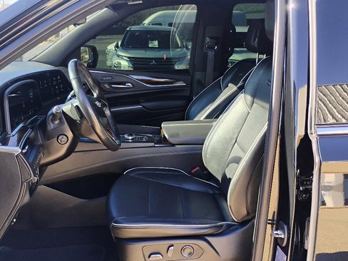 Used 2021 Cadillac Escalade ESV Premium Luxury w/ Driver Assist Tech Package image 13