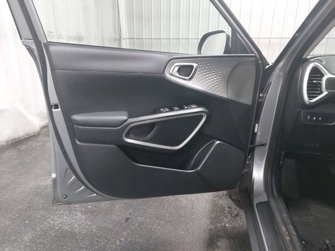 Used 2025 Kia Soul LX w/ LX Technology Package image 26