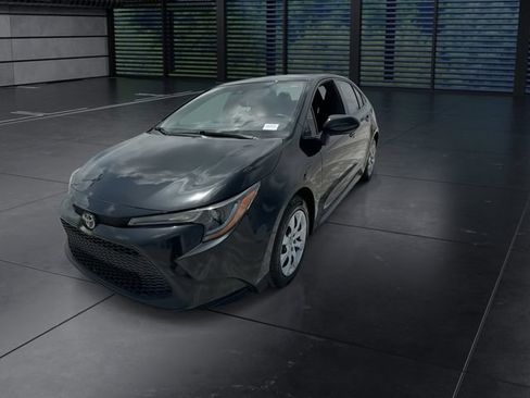 Used 2022 Toyota Corolla LE FWD image 4